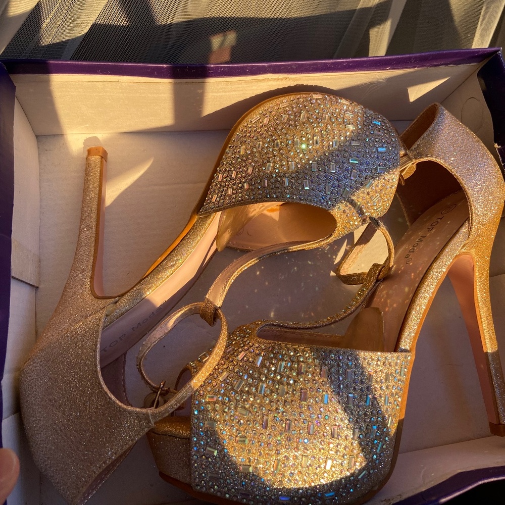 Sparkly pumps
